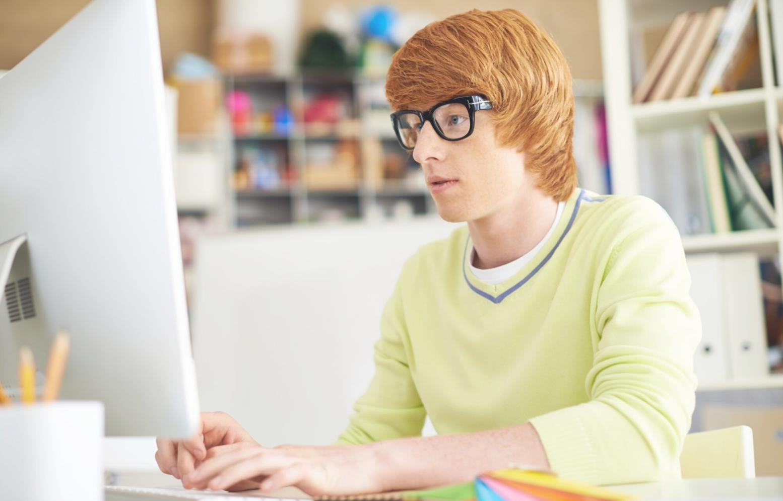 Séance de formation en finance business avec graphiques et analyses